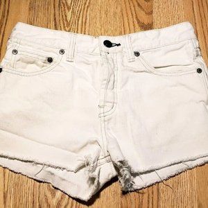 Free People Women's Shorts  Size: W25  White  Pockets  Fly Button